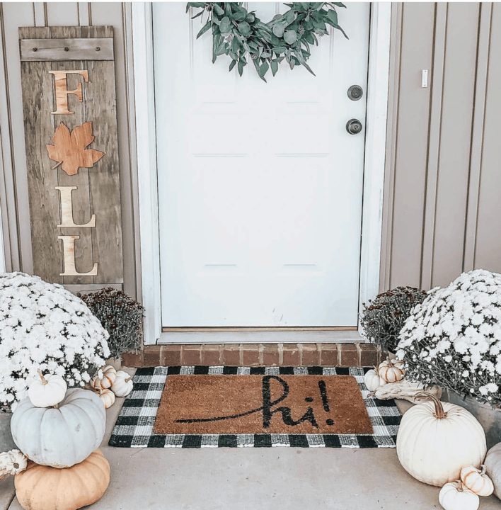 Fall front porch decorations. 