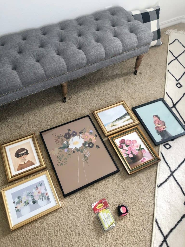 Hanging pictures deals without holes